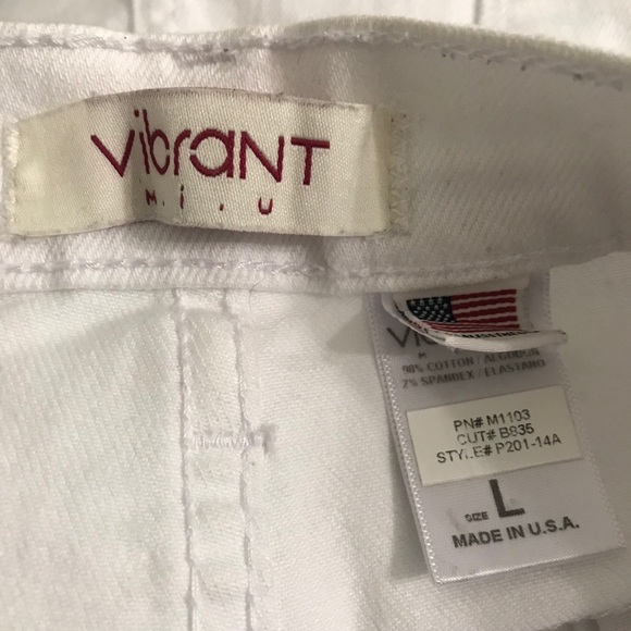 Vibrant short size L - Picture 5 of 5